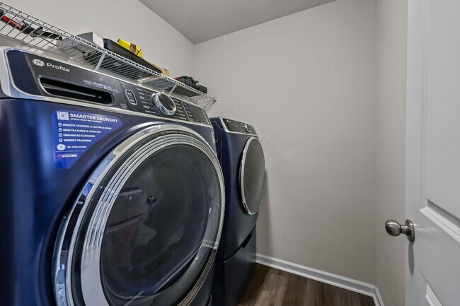 Building Photo - 1405 Amberlight Cir