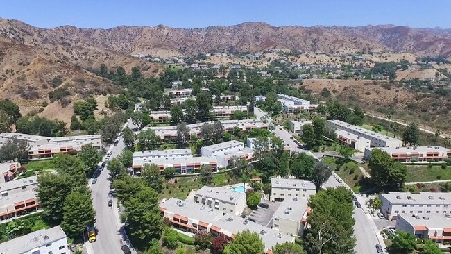 Building Photo - 7727 Vía Capri