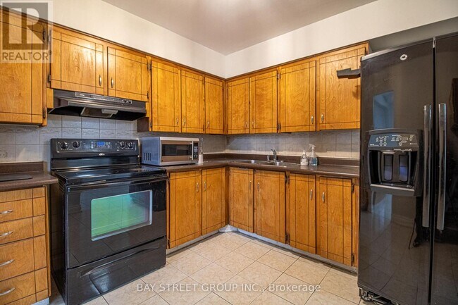 Photo du bâtiment - 1705 McCowan Rd