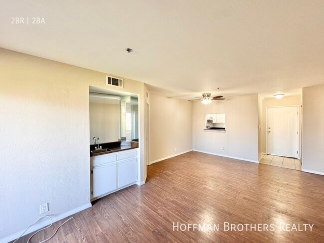 Building Photo - 8726 Burton Way