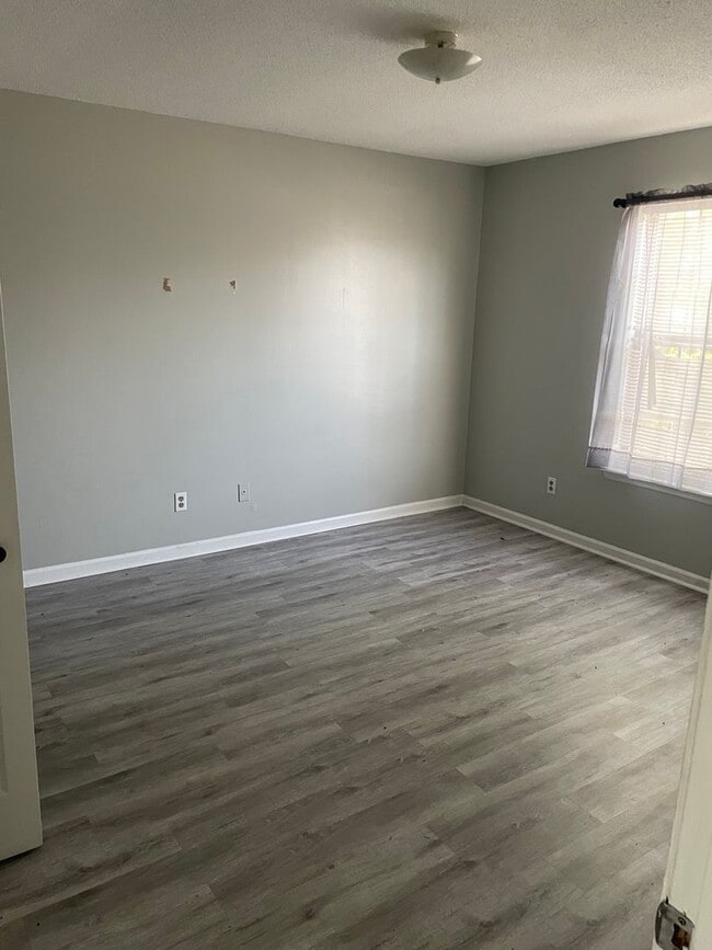 Building Photo - 222 Lanier Dr