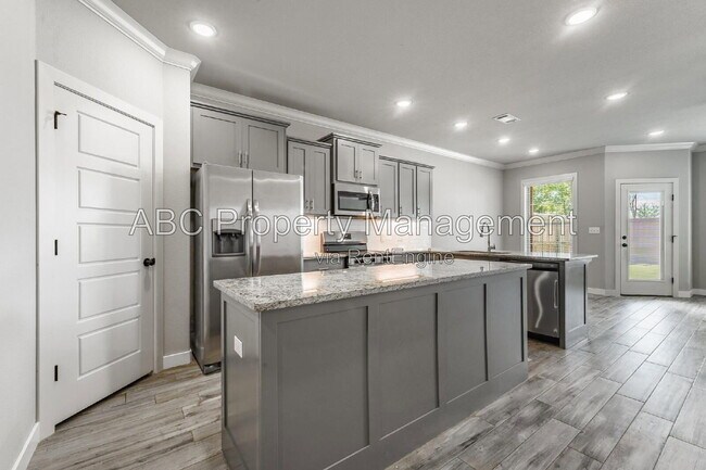 Foto del edificio - 3207 SW Hillstone Ave