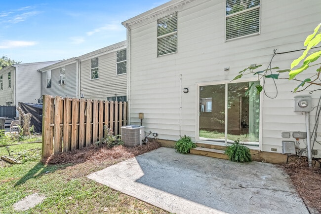 Foto del edificio - 9726 Old Gate Dr