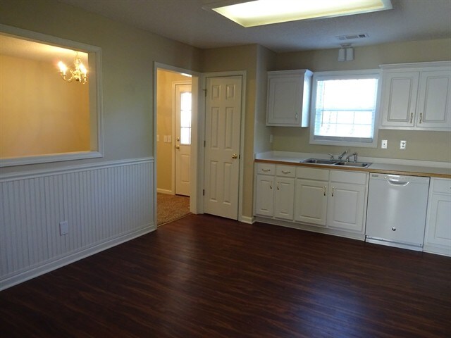 Building Photo - 332 Lokeys Ridge Rd
