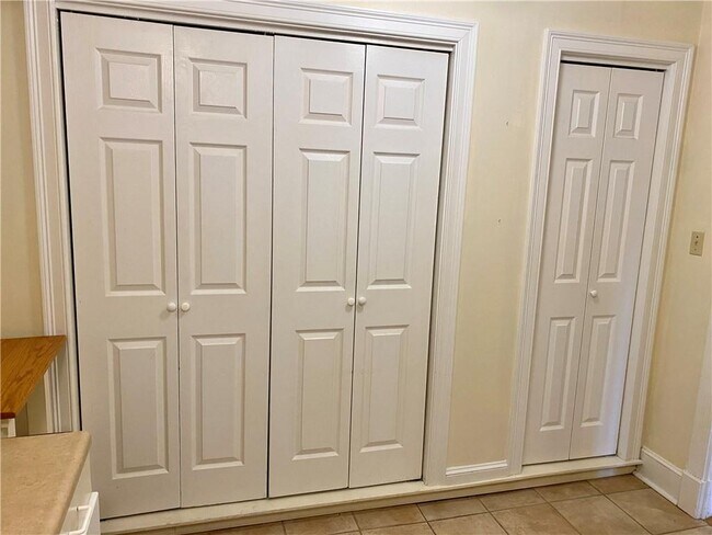 Foto del edificio - 16 Clearview Ave