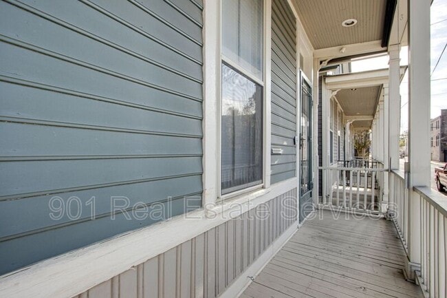 Photo - 372 Mulberry St House