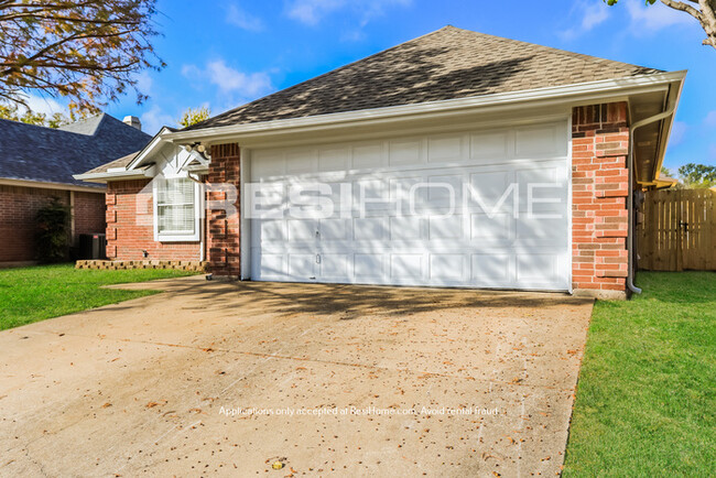 Building Photo - HOME FOR RENT!! UP TO HALF OFF ONE MONTH!