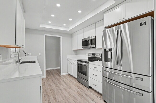 Building Photo - 3143 Shriver Dr
