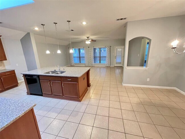 Building Photo - 633 Goldstone Ln