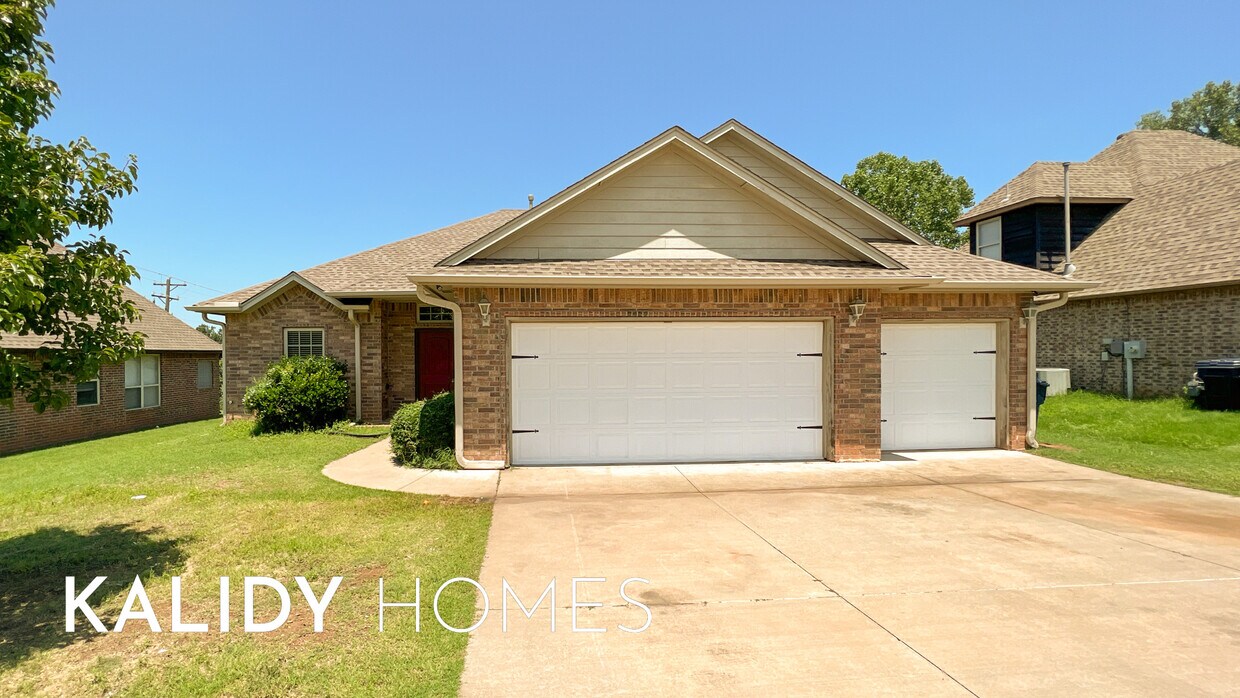 Primary Photo - 2705 Green Canyon Dr