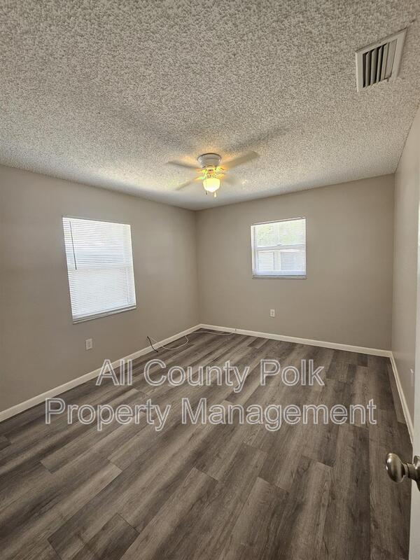Foto del edificio - 455 Buck Moore Rd