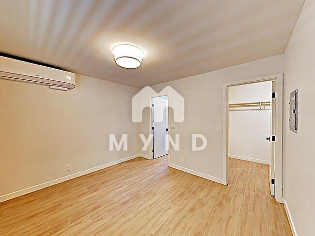 Building Photo - 1724 T St Apt 7