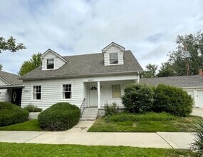 Building Photo - 1660 W Resseguie St