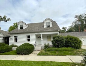 Building Photo - 1660 W Resseguie St