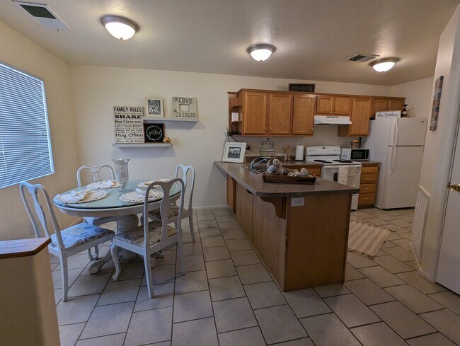 Building Photo - 41 E Cliff House Dr