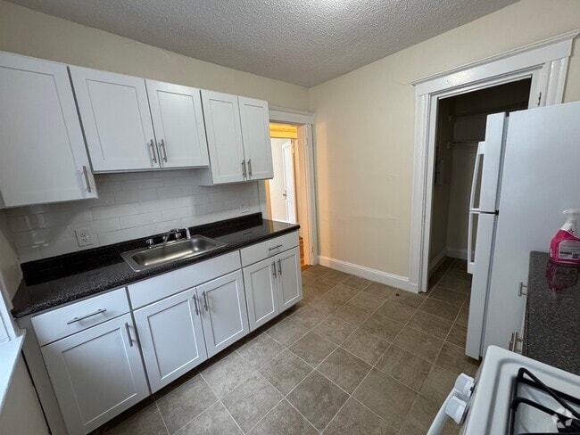 Building Photo - 5 Barrows St
