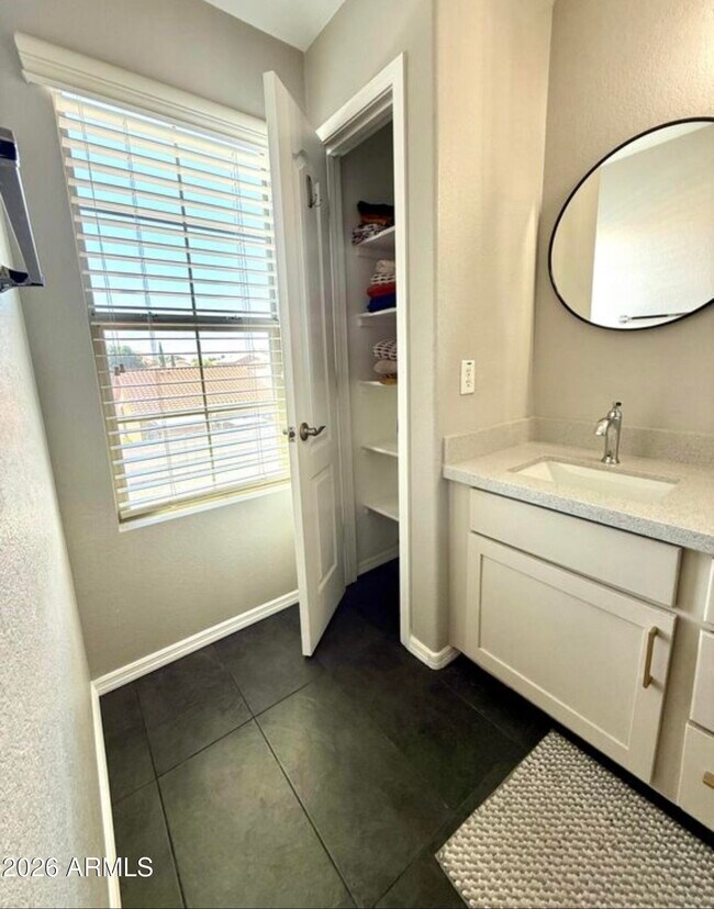 Foto del edificio - 3708 E Kerry Ln
