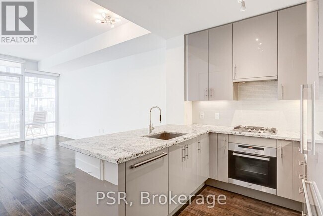 Building Photo - 29 Queens Quay E