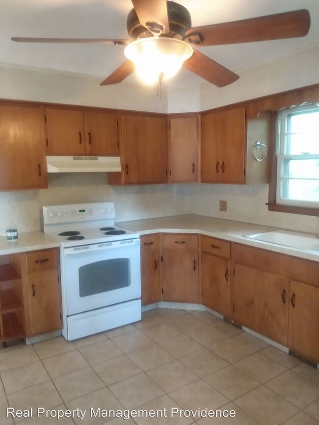 Foto del edificio - 3 br, 2 bath Apartment - 56 Eddy Street