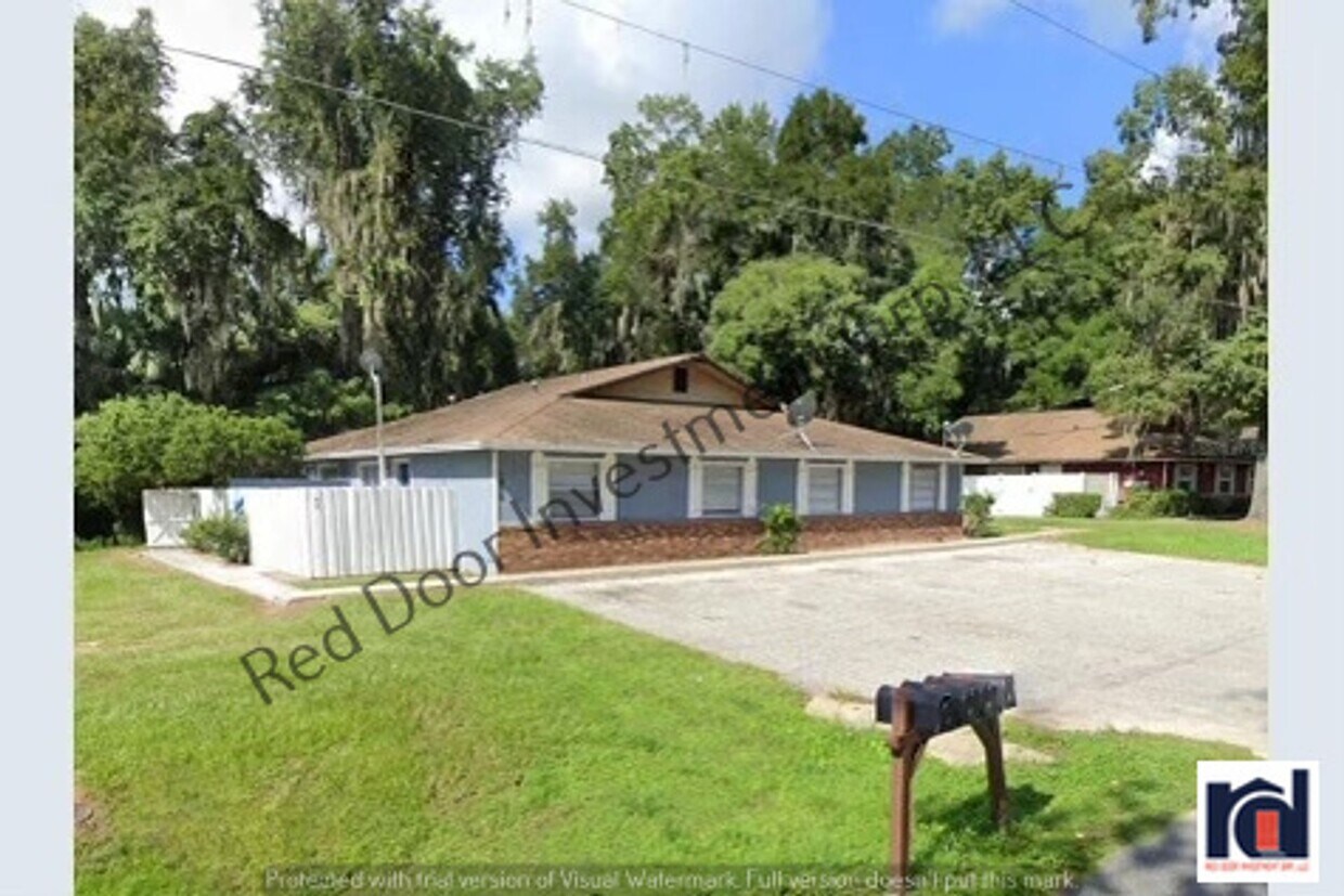 Foto principal - 2 Bedroom 1 Bath Quadplex-Ocala!