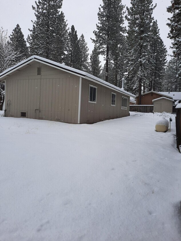 Primary Photo - 285 Grizzly Way
