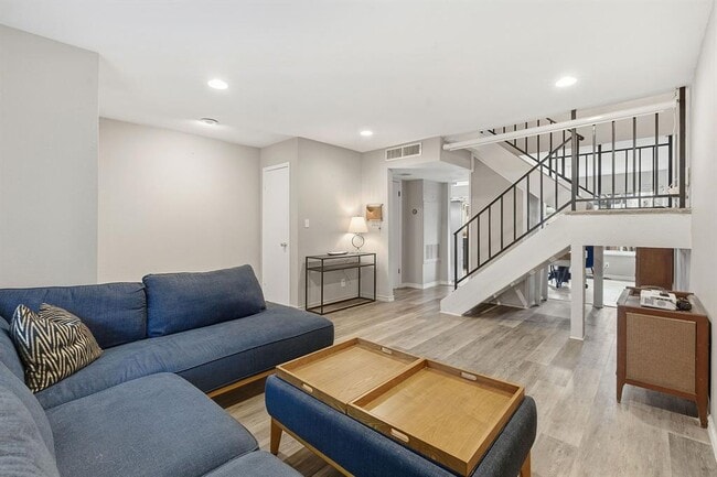 Foto del edificio - 905 Silver Quail Ln