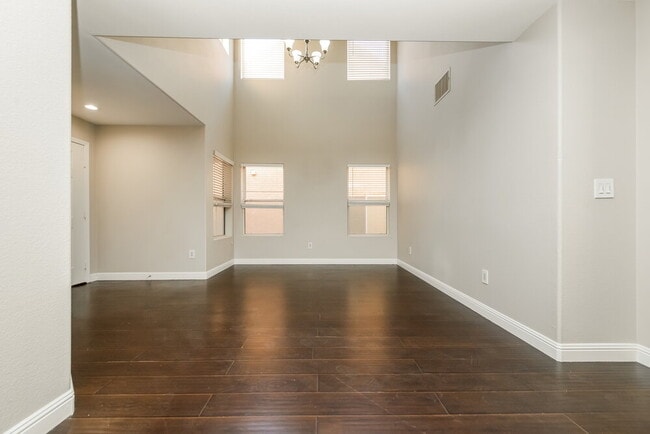 Building Photo - 9453 Grandview Spring Ave
