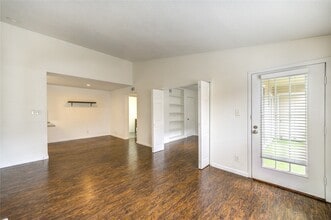 Building Photo - 2120 Wilcrest Dr