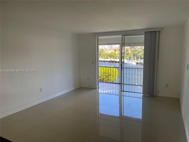 Building Photo - 3030 Marcos Dr
