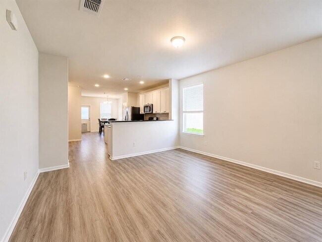 Foto del edificio - 220 Pepperbark Loop