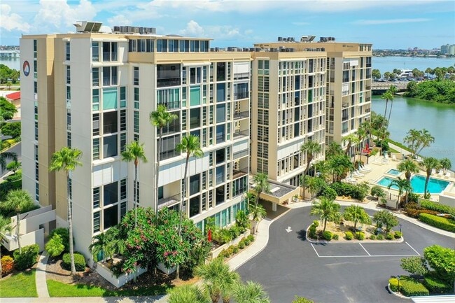 Foto del edificio - 7400 Sun Island Dr S