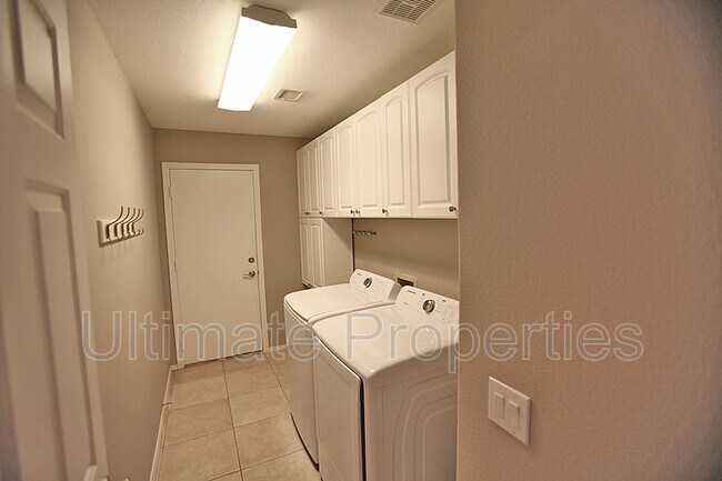 Building Photo - 11655 W Yucca Ct
