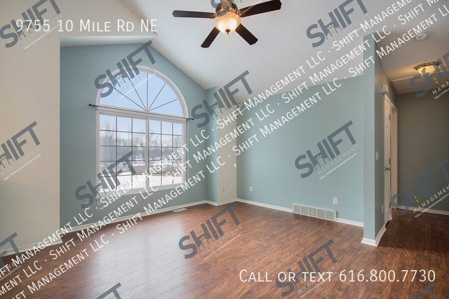 Foto principal - 9755 10 Mile Rd NE