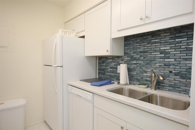 Foto del edificio - 5625 Midnight Pass Rd