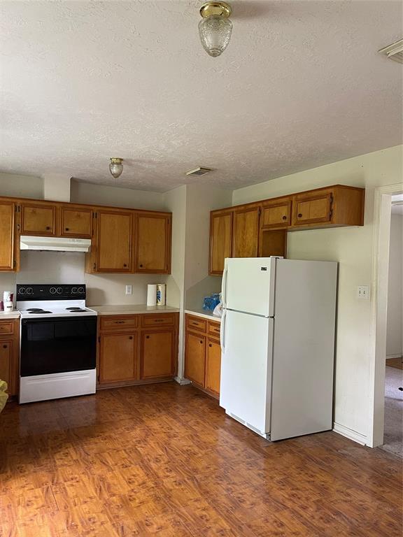 Building Photo - 201 Pinecrest Rd