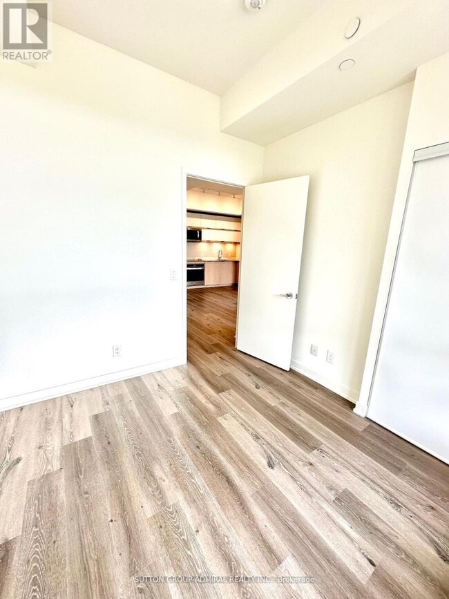 Building Photo - 10 Deerlick Ct