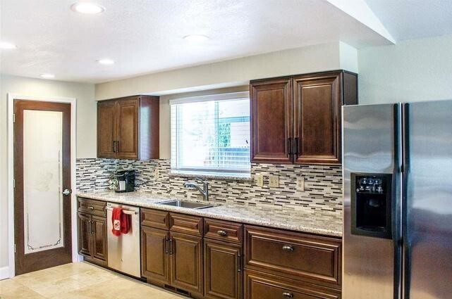Building Photo - 4 Bedroom Silver Oak Home Available for Rent