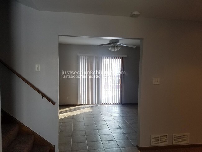 Foto del edificio - 18709 Crawford Ave