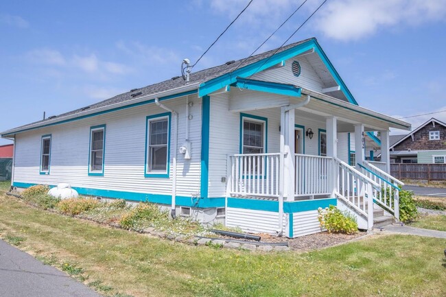 Building Photo - Move-In Now and Enjoy Summertime in Coupeville!