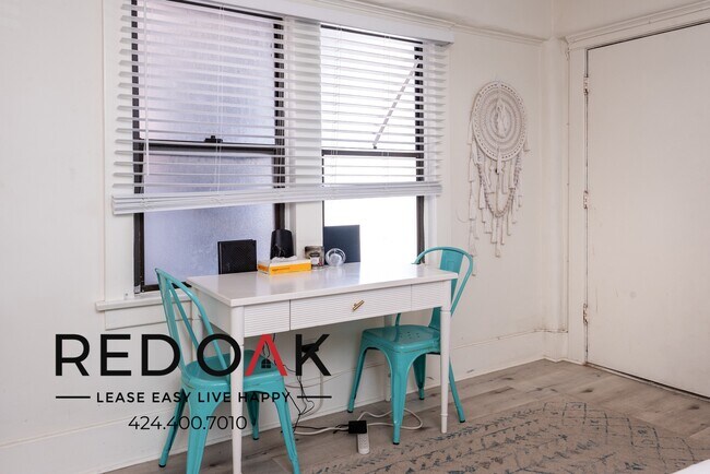 Building Photo - Luxurious, Furnished Studio with Private D...