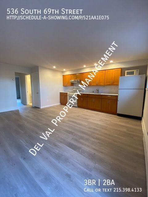 Building Photo - Improved Rent! Updated 3-BD, 2-BTH Townhou...