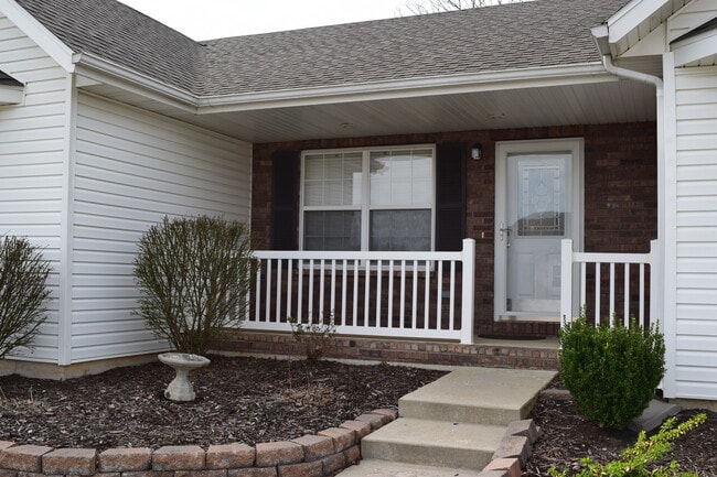 Building Photo - Located in the popular Woodland Hills Subd...