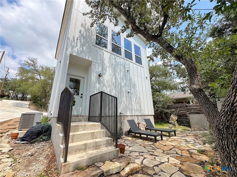 Primary Photo - 1200 Willow Dr