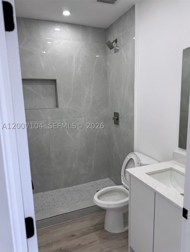Foto del edificio - 950 79th Terrace
