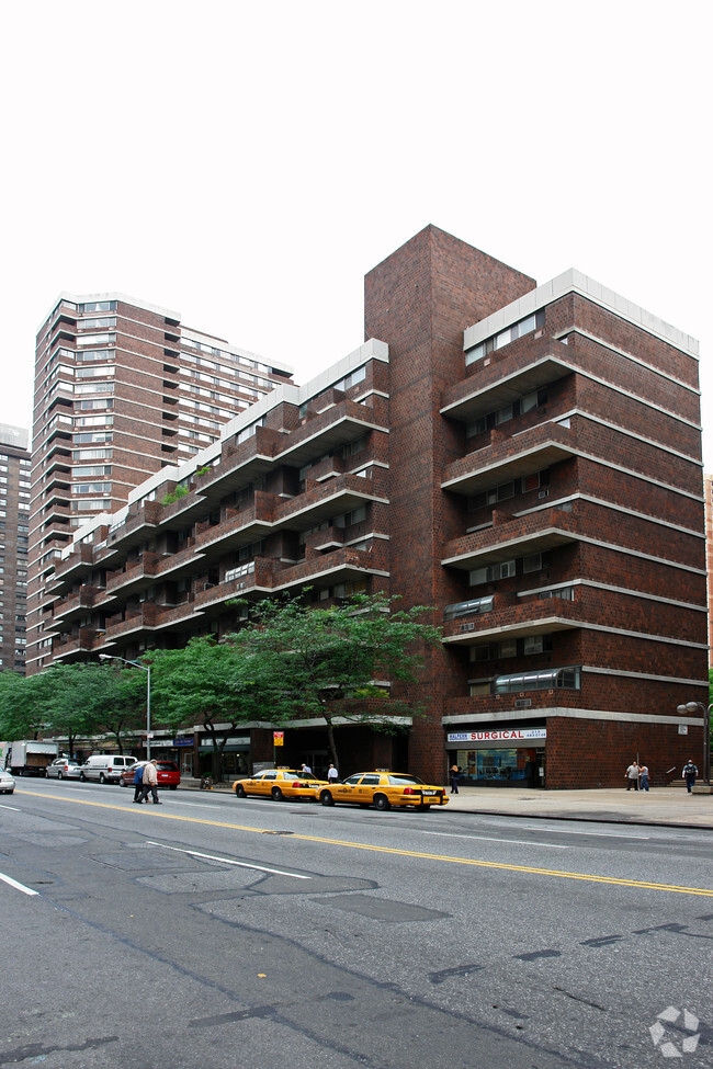 Midtown East New York Apartments