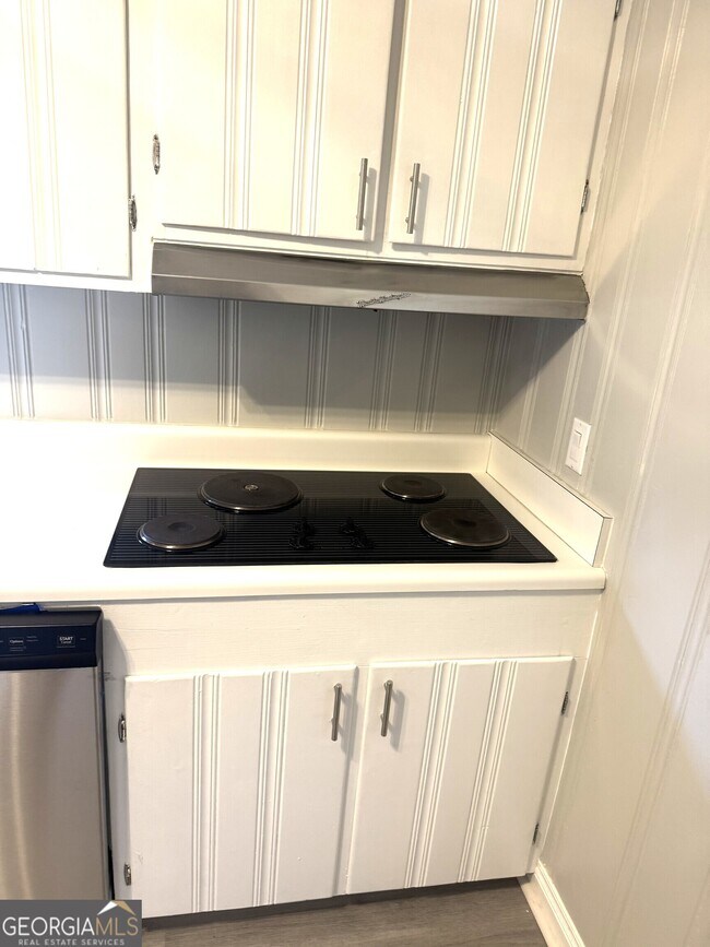 Foto del edificio - 819 Ellenwood Cir