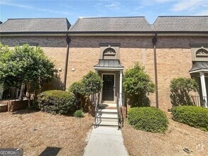 Building Photo - 6980 Roswell Rd