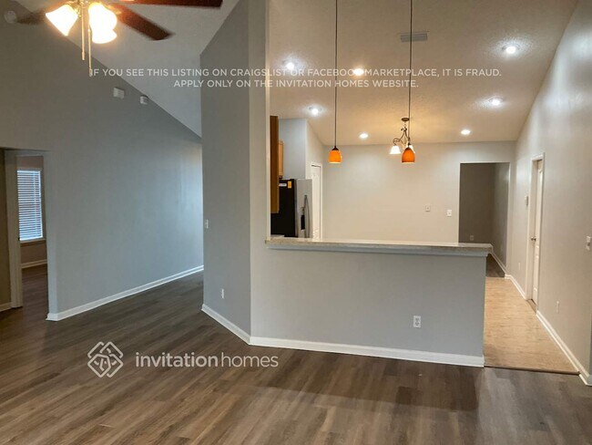 Foto del edificio - 14079 Crestwick Dr W