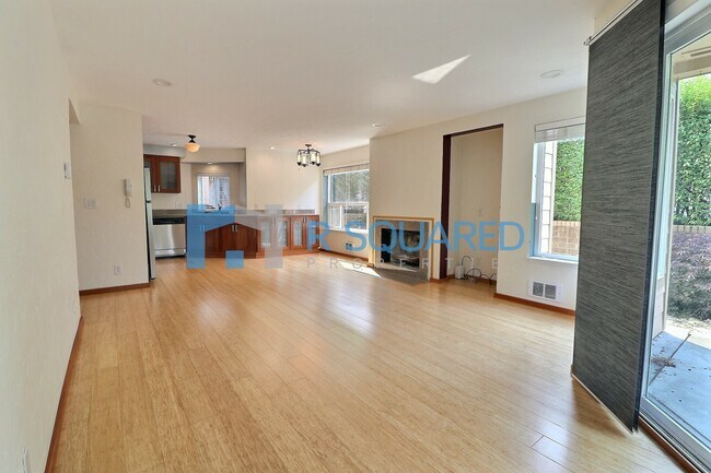 Building Photo - 5642 California Ave SW