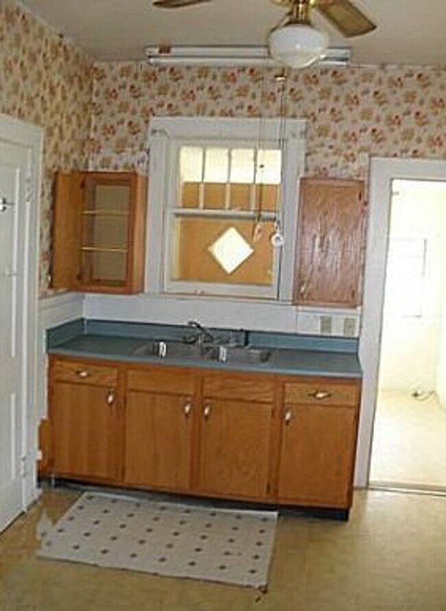 Foto del edificio - 1501 E 33rd St